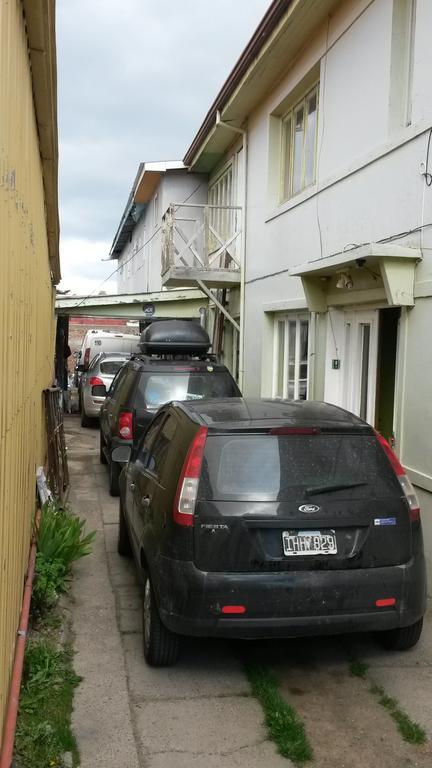 Hostal Chiloe Hostel Punta Arenas Exterior photo